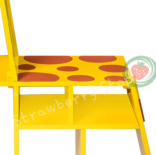 Giraffe Bookcase for kids